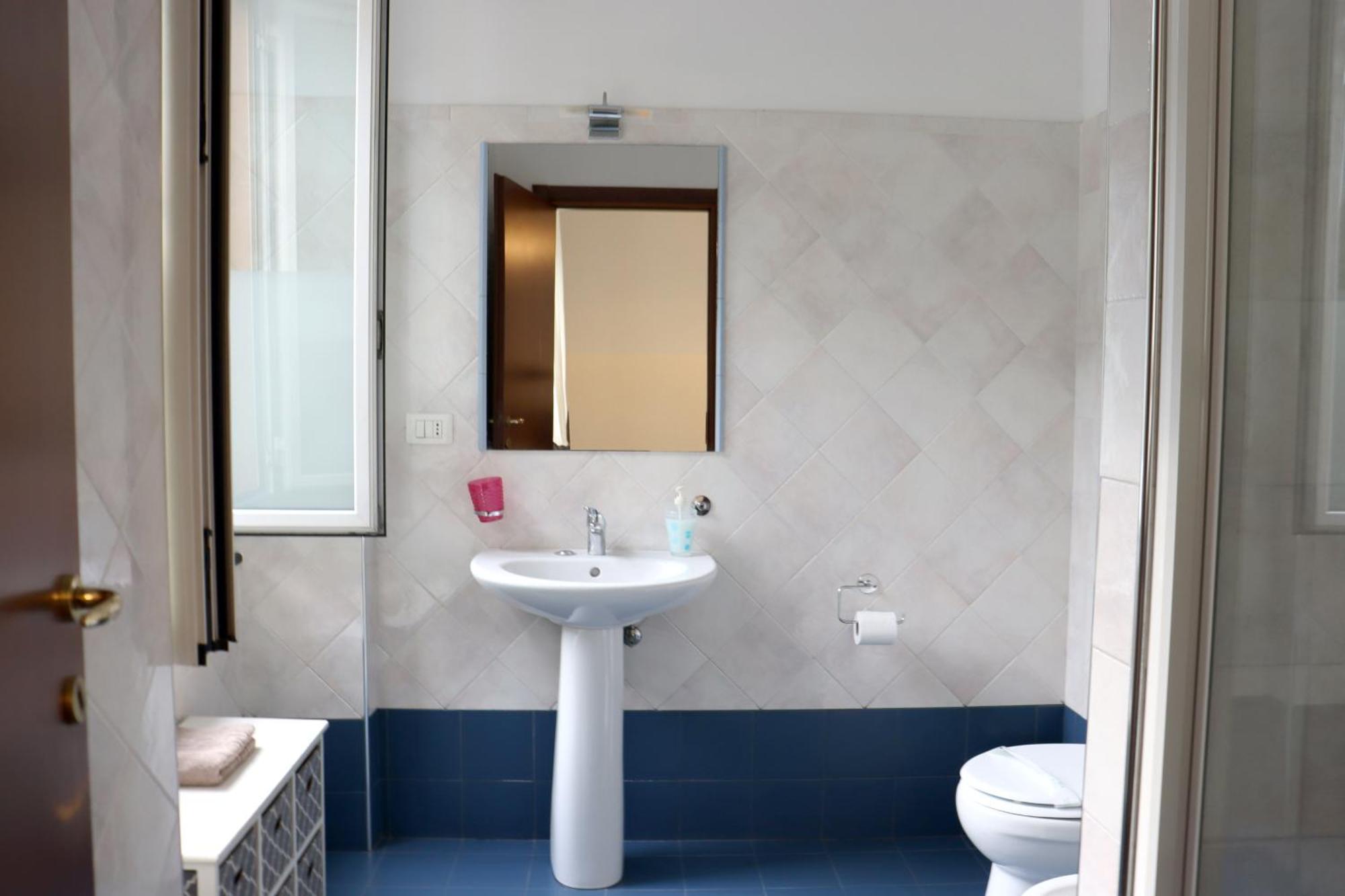 ג'נובה Albergo Locanda Diana מראה חיצוני תמונה