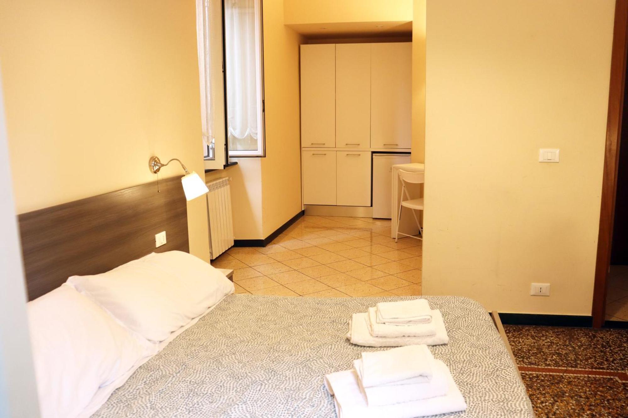 ג'נובה Albergo Locanda Diana מראה חיצוני תמונה