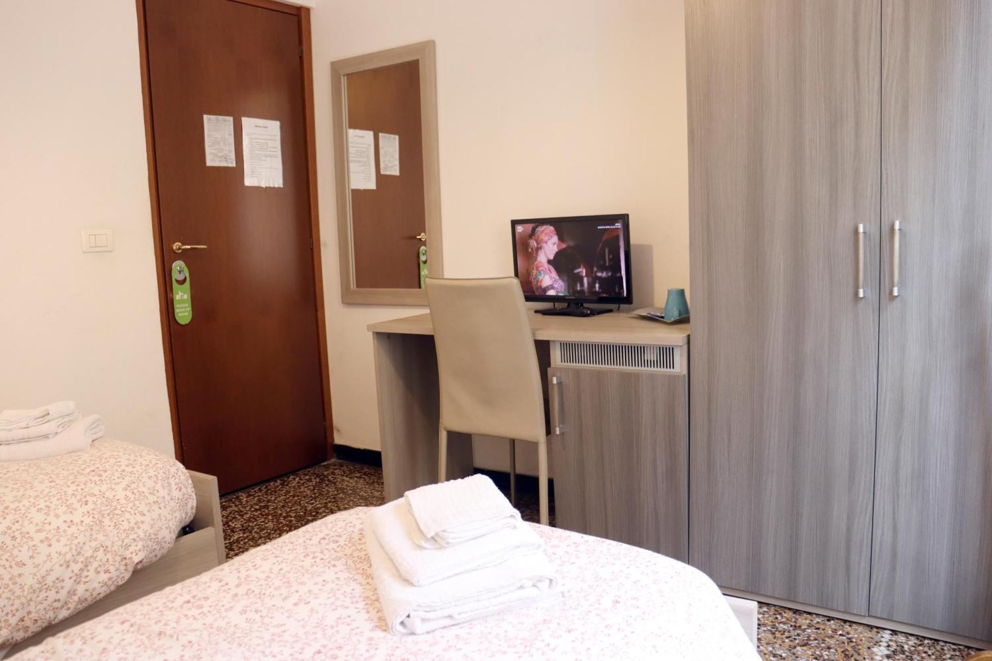 ג'נובה Albergo Locanda Diana מראה חיצוני תמונה