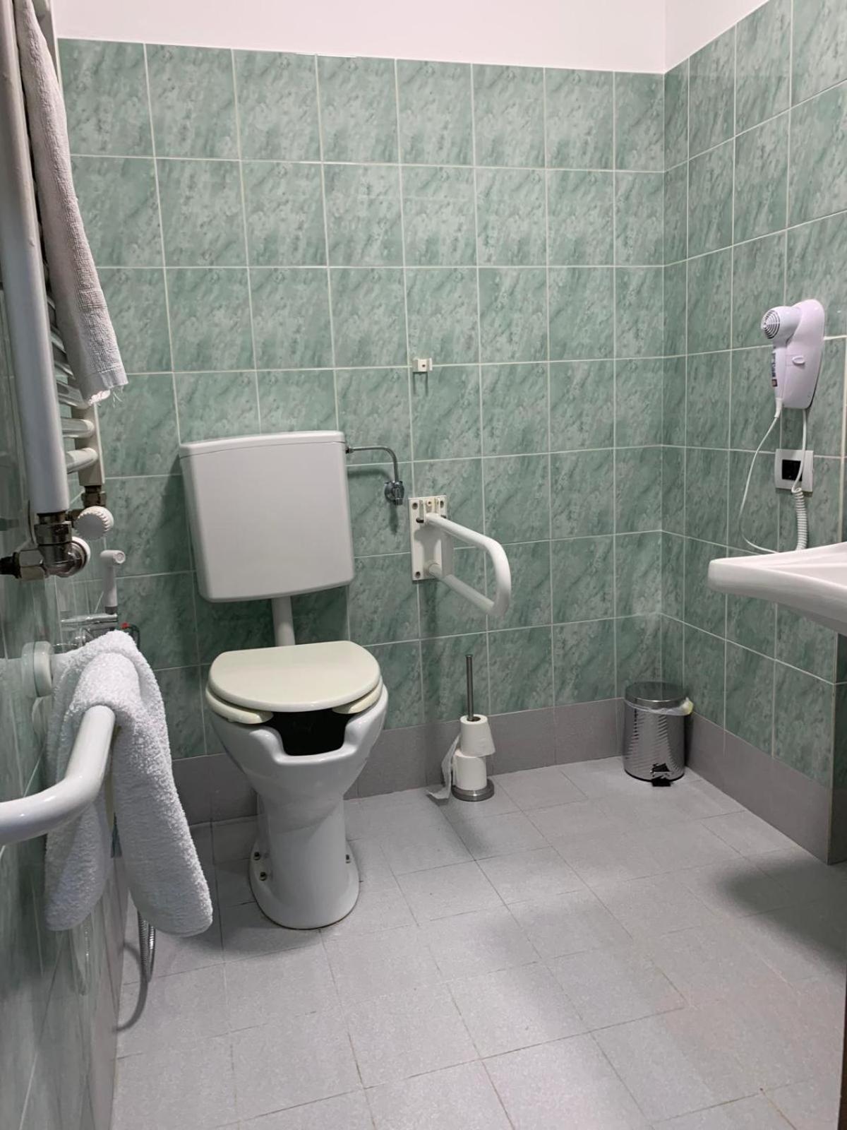 ג'נובה Albergo Locanda Diana מראה חיצוני תמונה